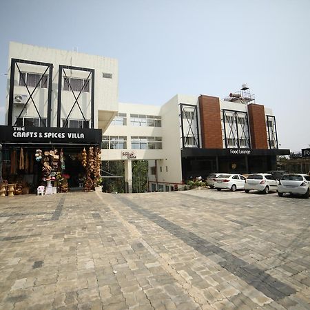 Hotel Soorya Castle Wayanad Buitenkant foto