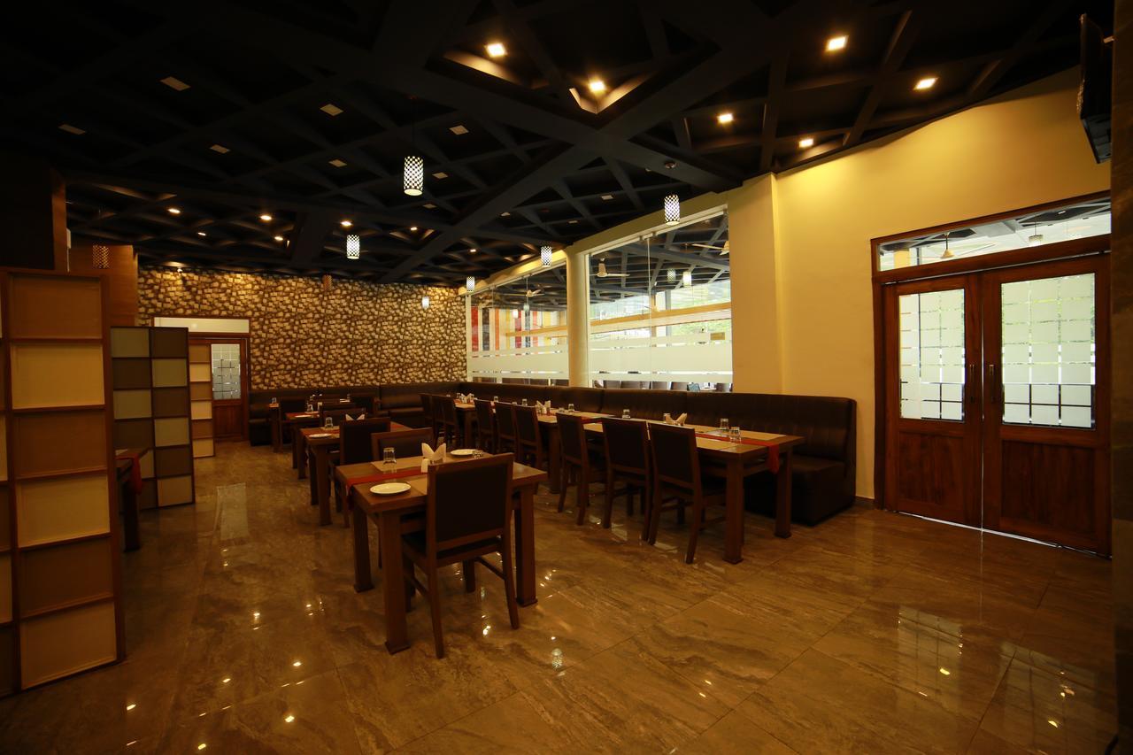 Hotel Soorya Castle Wayanad Buitenkant foto